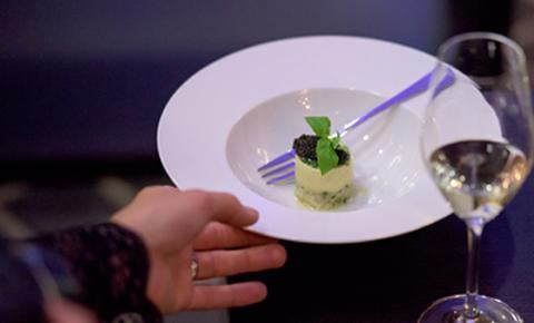SÉANCE EXCEPTIONNELLE DE DÉGUSTATION DE CAVIAR À BERLIN
